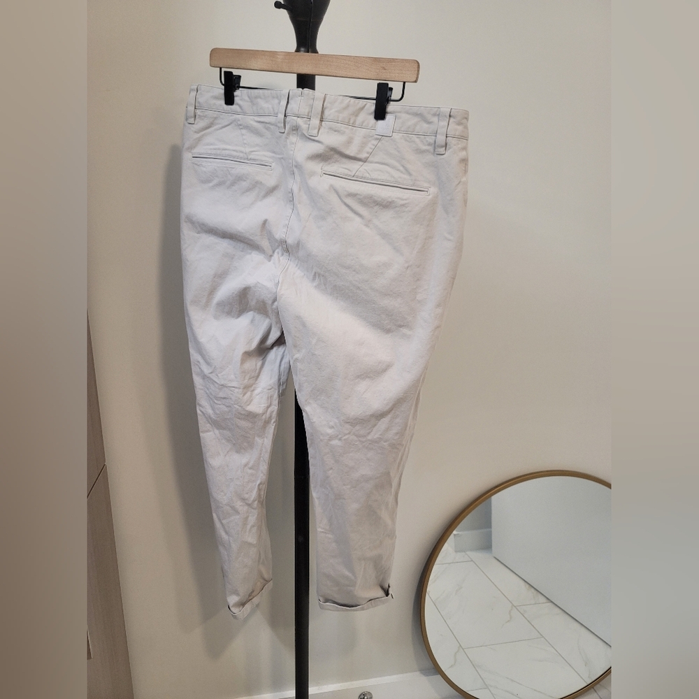 Vuori Men's All Ways Chino Pants Casual Size 36×32 - Picture 3 of 9